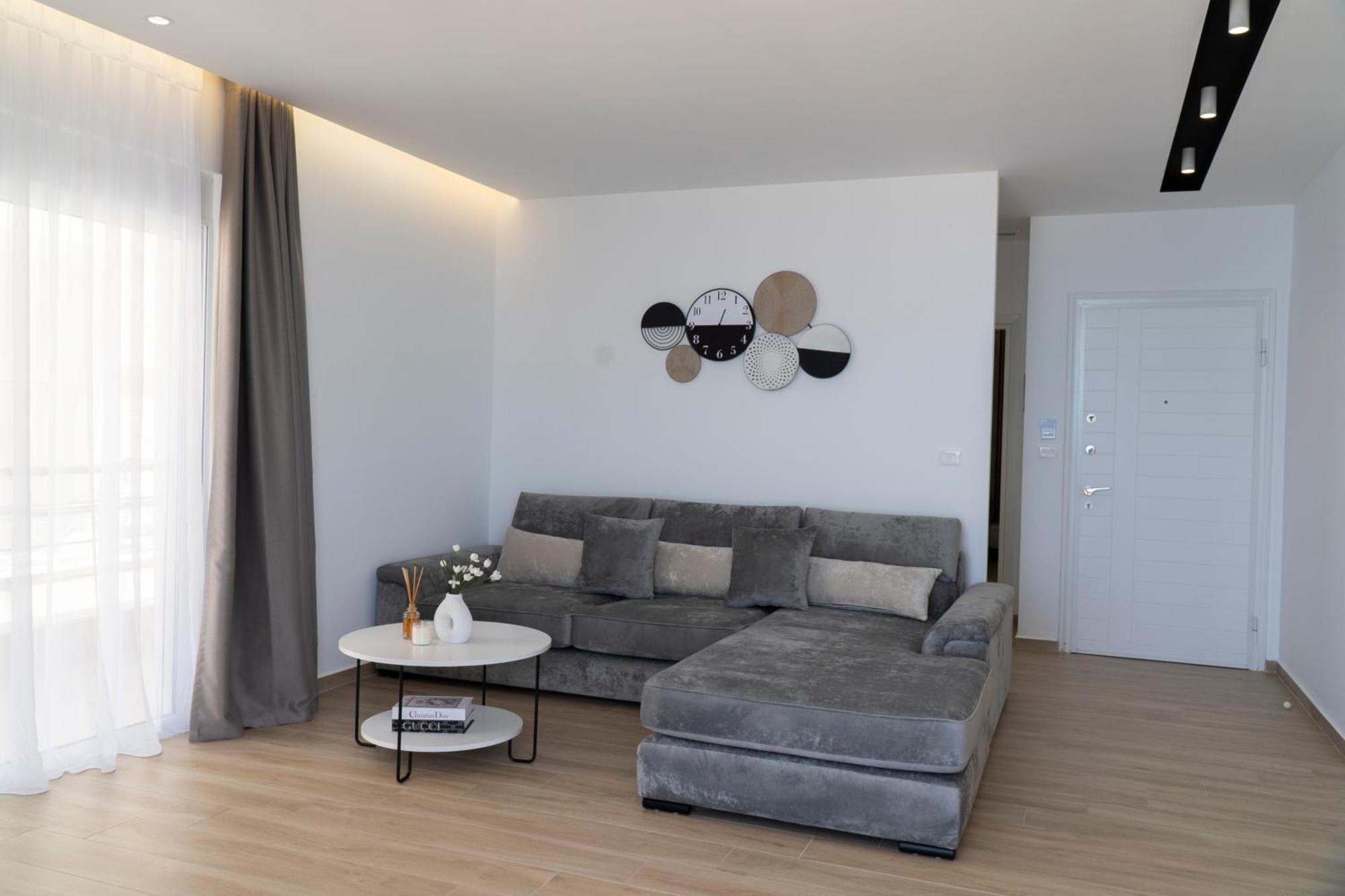 Mateo Apartments ซารานเดอ ภายนอก รูปภาพ