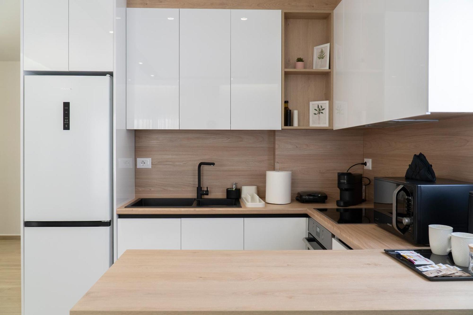 Mateo Apartments ซารานเดอ ภายนอก รูปภาพ