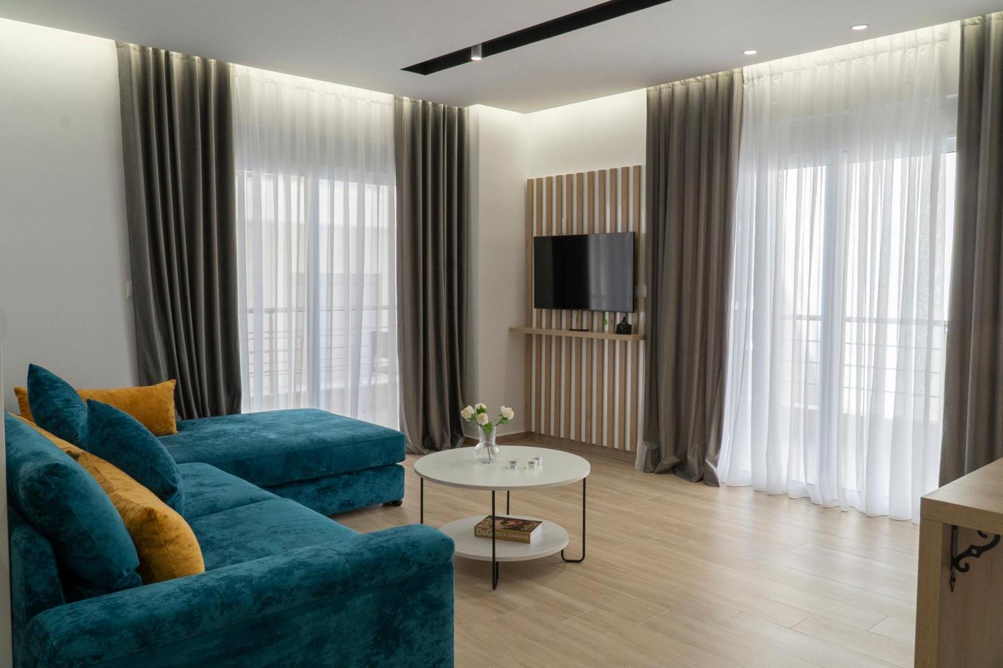 Mateo Apartments ซารานเดอ ภายนอก รูปภาพ