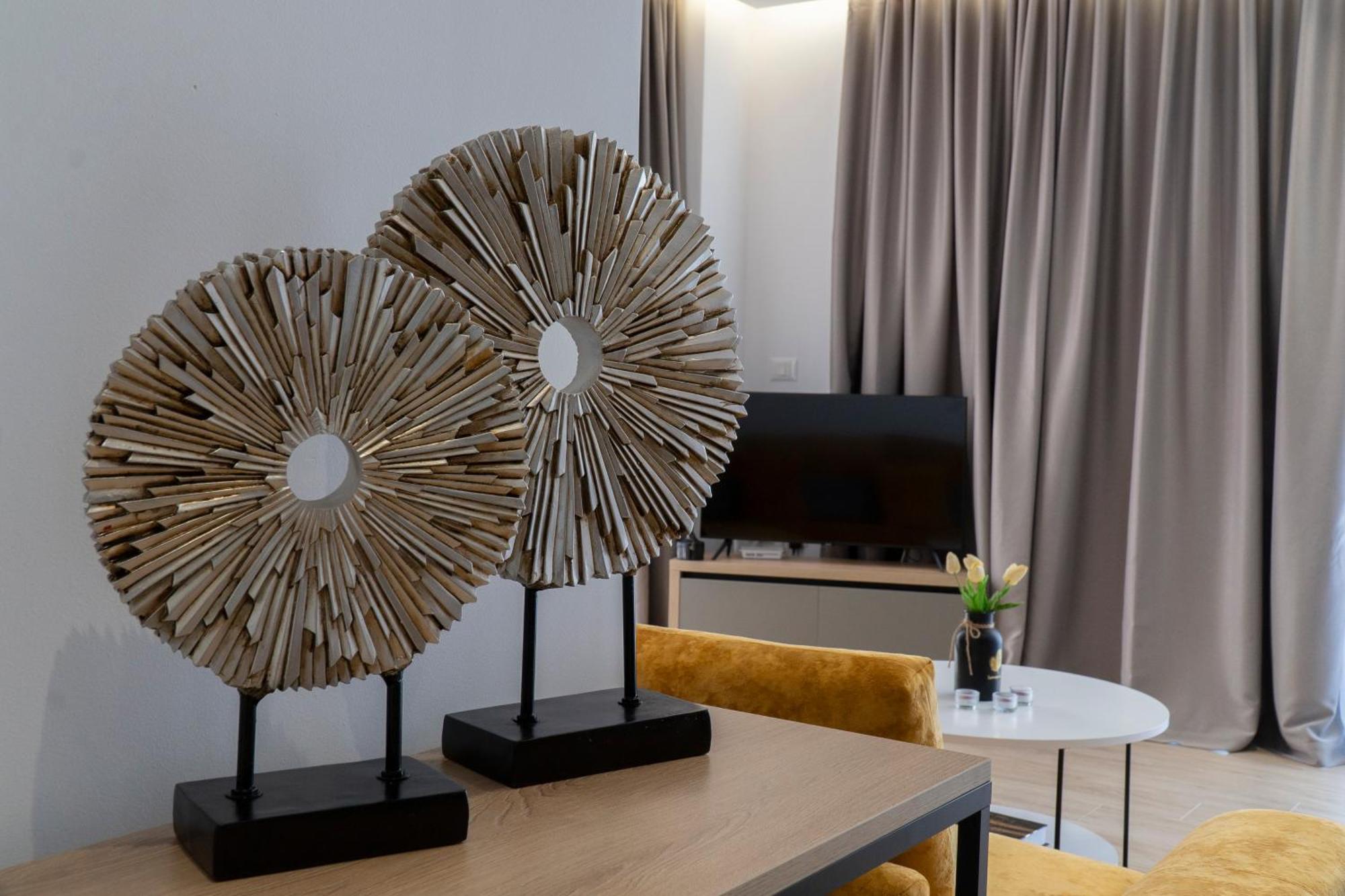 Mateo Apartments ซารานเดอ ภายนอก รูปภาพ
