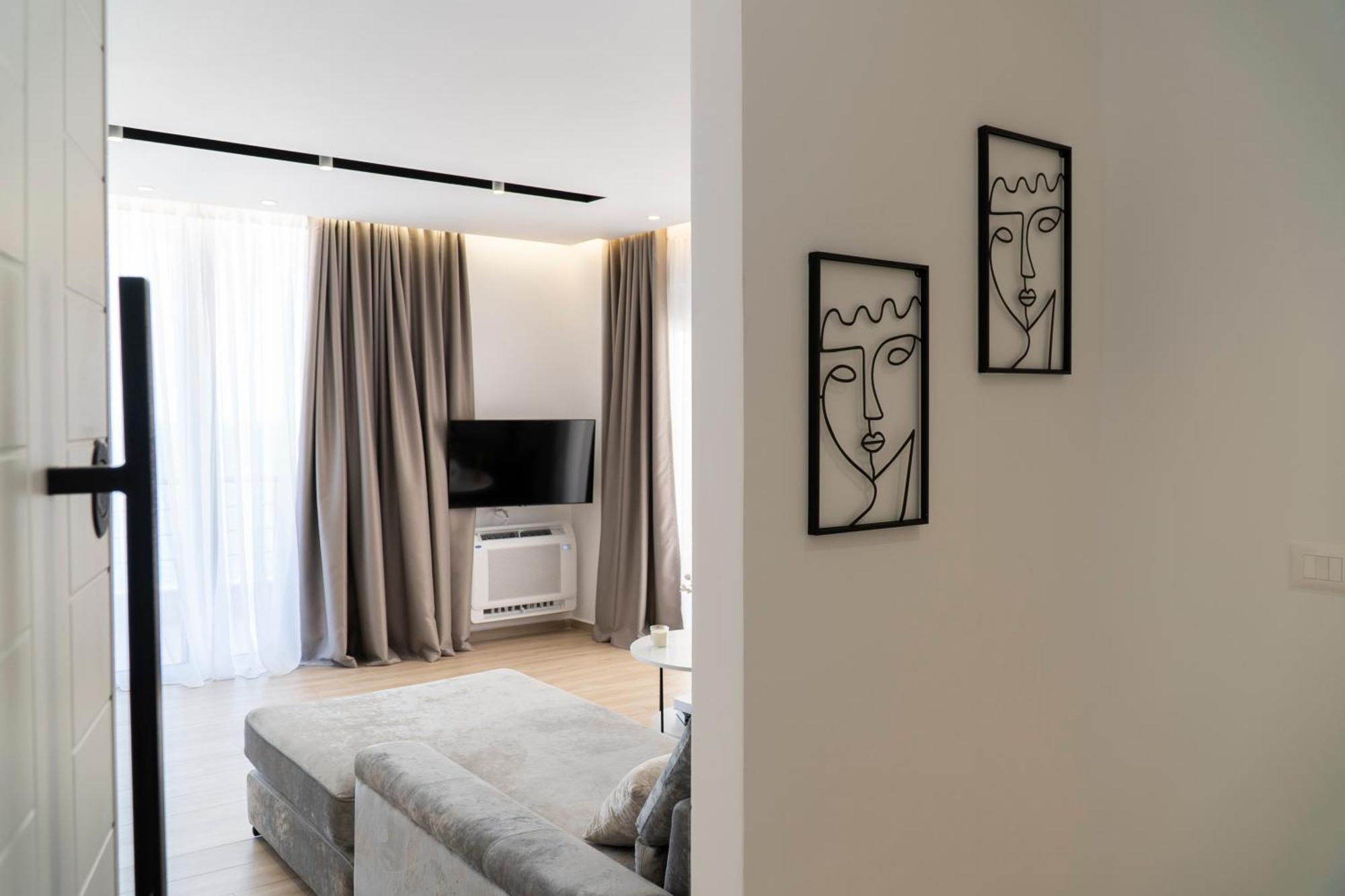 Mateo Apartments ซารานเดอ ภายนอก รูปภาพ